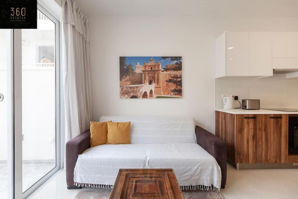 Comfy Apt With Terrace, 5 Mins To Sliema Ferries By 360 Estates グジラ エクステリア 写真