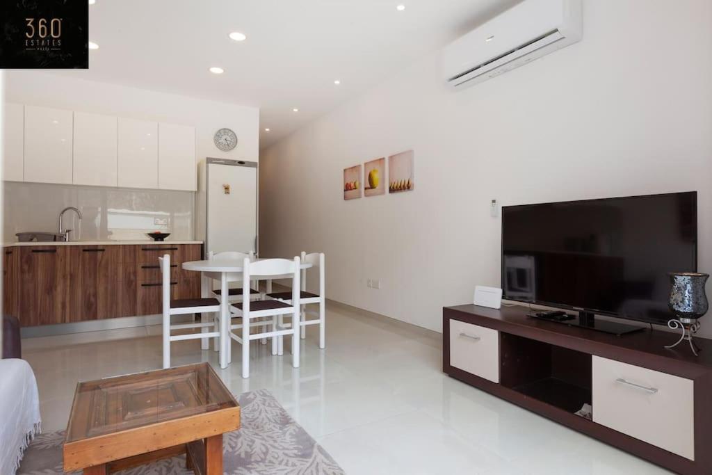 Comfy Apt With Terrace, 5 Mins To Sliema Ferries By 360 Estates グジラ エクステリア 写真
