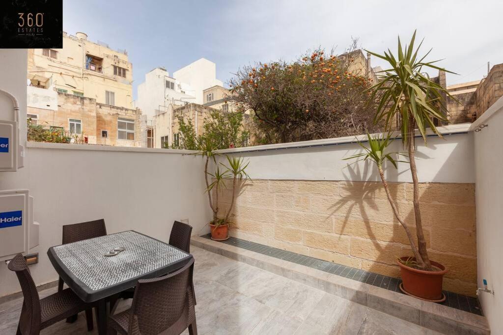 Comfy Apt With Terrace, 5 Mins To Sliema Ferries By 360 Estates グジラ エクステリア 写真